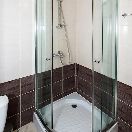 Charming 1 Bedroom Apartment